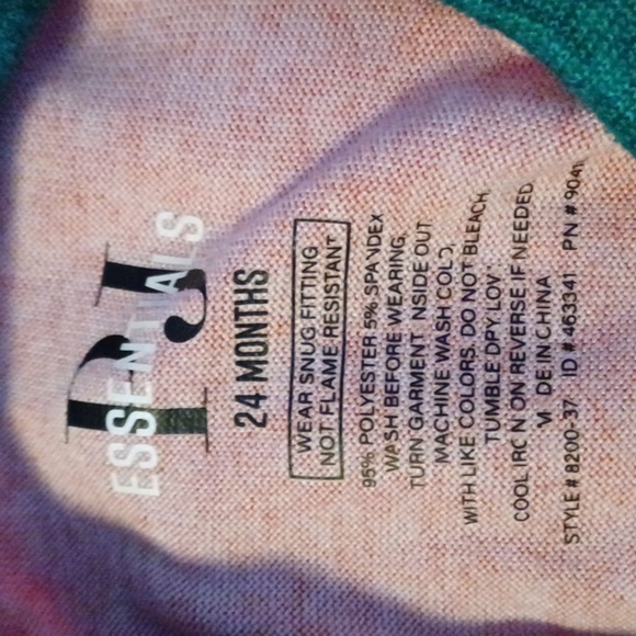 PJ, ESSENTIALS, CHRISMAS OUTFIT, SIZE 24 MONTHS. SANTA'S LITTLE HELPER. - Picture 6 of 8